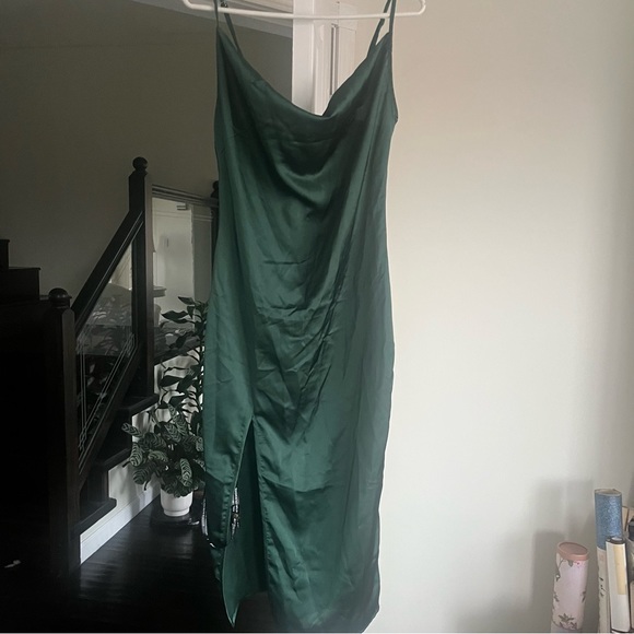 Green Satin Dress - NEW - US4 - Picture 3 of 4